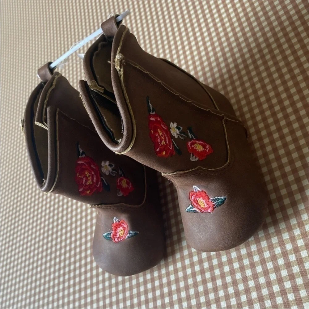 Faux Leather Roses Embroidery cowgirl boots. Baby size 3. NEW‎